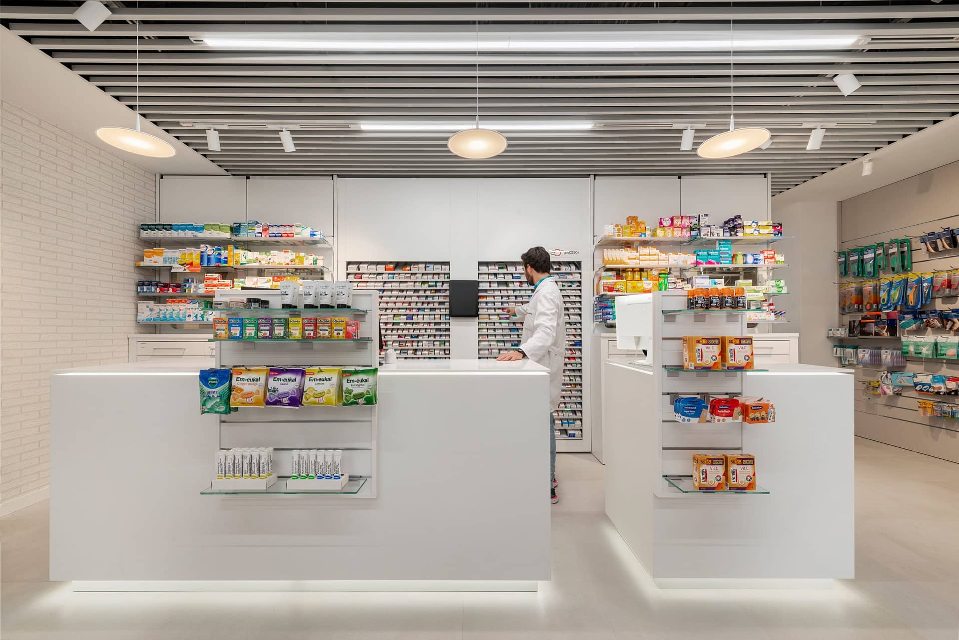 robot de farmacia Farmacia Colom